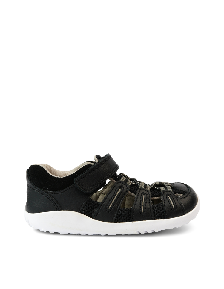 I Walk Summit Black + Charcoal